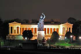 Ruhmeshalle (Hall of Fame) and statue of Bavaria at night