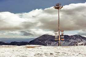 A typical Bavarian maypole can be found at Schneefernerhaus on the Zugspitze