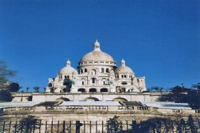 Sacr� Coeur on a beautiful cold winter's morning