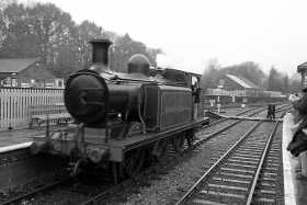 LBSCR Billinton Radial Tank, No.473 Birch Grove at Kingscote Station