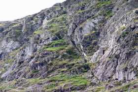 Jack's Rake, a vertiginous route up Pavey Ark - spot the climbers!