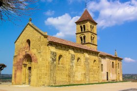 Montceaux L'Etoile church