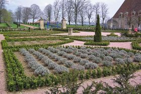 Ch�teau De Dr�e gardens
