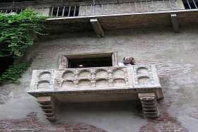 Juliet's balcony at the Casa di Giulietta in Verona