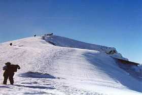 Climbing to the rim of the Red Crater