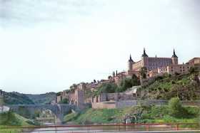 Toledo's Alc�zar and Puente de San Mart�n