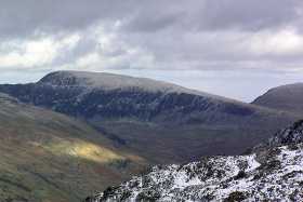 The fascinating whaleback ridge Pen yr Helgi Du